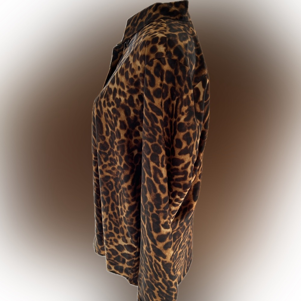 Ralph Lauren Women’s Leopard Print Button-Down Shirt - Picture 5 of 9